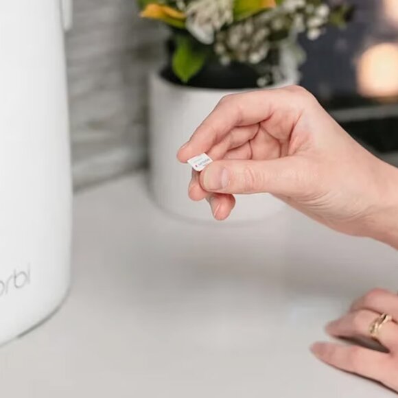 Preowned Great Condition NETGEAR Orbi RBR20 4G LTE Modem WiFi Router 2.2Gbps - Picture 2 of 4